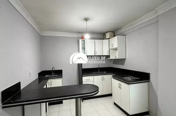 Elizeu Imóveis vende apartamento de 2 quartos na Rua 24 do Polo de Modas, Guará II