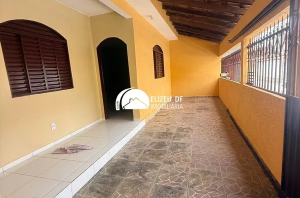 Elizeu DF Imobiliária aluga casa na QR 103 com 3 quartos, Santa Maria