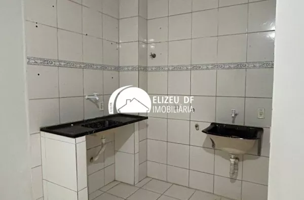 Elizeu DF Imobiliária vende apartamento de 2 quartos na QE 40 do Guará II