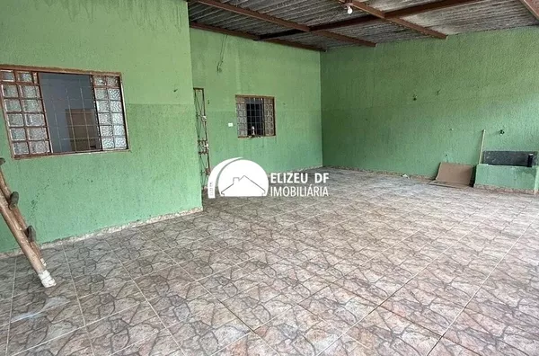 Elizeu DF Imobiliária aluga casa com 2 quartos sendo 1 suíte no Riacho Fundo II