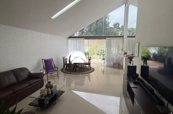 Vende magnânima casa no Park Way, Brasília