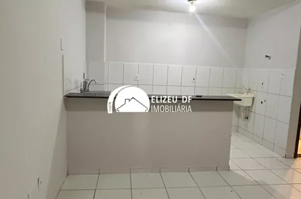 Elizeu DF Imobiliária vende apartamento com 2 quartos na QE 40 Rua 24