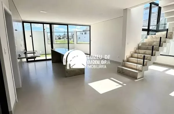 CASA A VENDA DE ALTO PADRÃO - QE 56 GUARÁ II