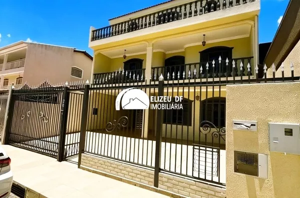 Elizeu DF Imobiliária vende sobrado com 6 quartos na QE 26, Guará II