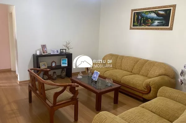 Casa com 04 residências com acessos independentes