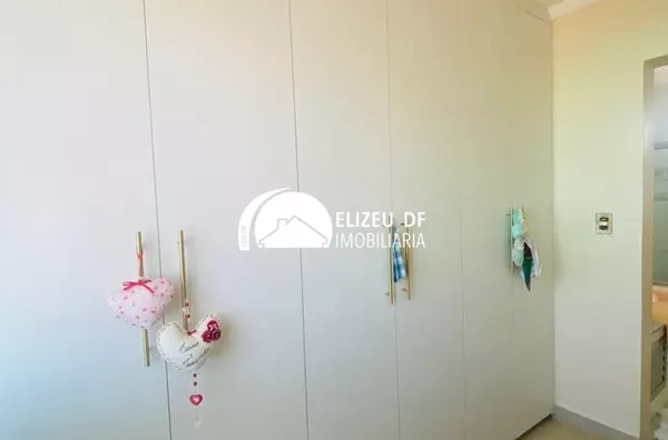 LINDA CASA COM 4 QUARTOS - COLONIA AGRICOLA/SAMAMBAIA