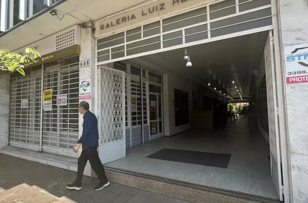 Sala Comercial Tristeza