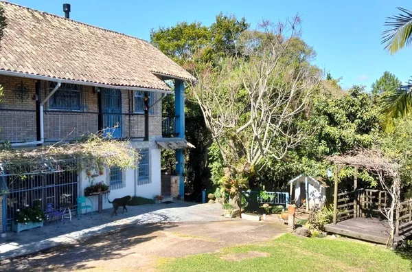 Casa 4 dormitórios - Bairro Vila Nova 