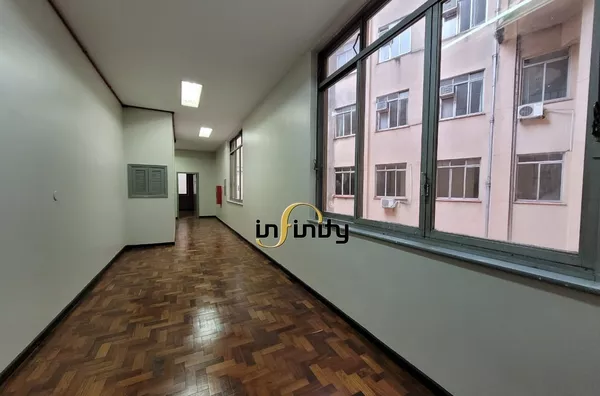 Sala comercial no coração do Centro Histórico