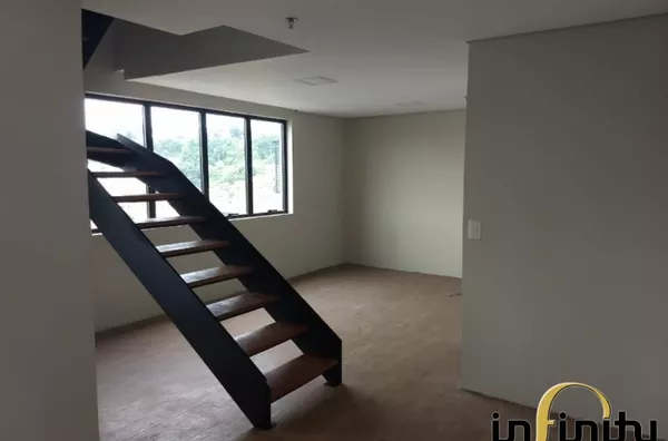 Duplex Comercial no Bairro Menino Deus - COD 694