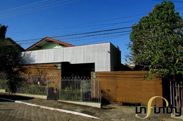 Casa em Canoas - COD 695
