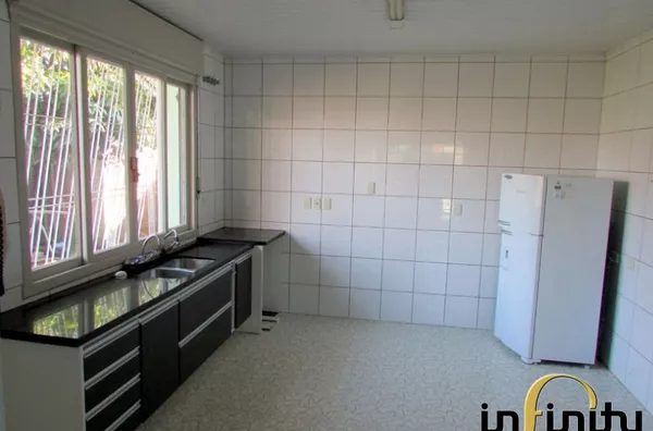 Casa em Canoas - COD 695