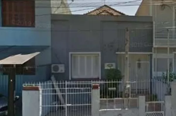Casa Comercial no Bairro Floresta - COD 619
