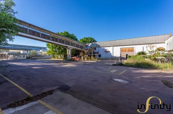 Pavilhão na Av. das Industrias