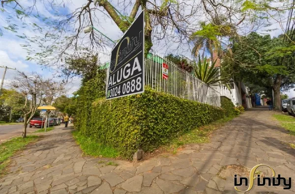 Casa Comercial no Bairro Higienópolis - COD 676