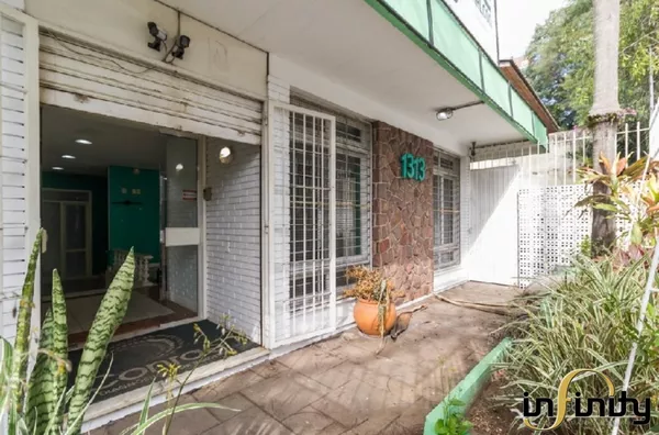 Casa Comercial no Bairro Higienópolis - COD 676