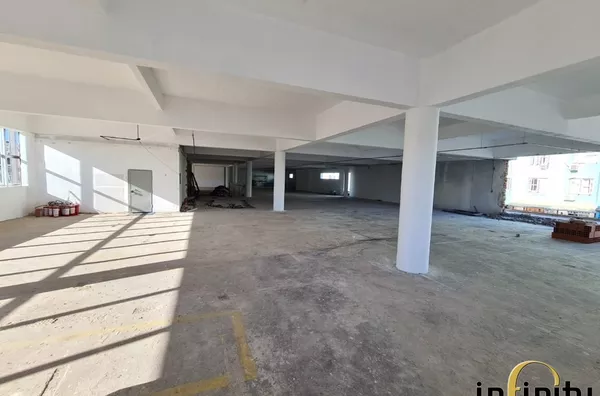 Andar Comercial na Ramiro Barcelos - COD 673