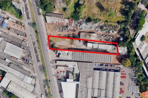 Terreno/Prédio na Av. Assis Brasil - CÓD 007