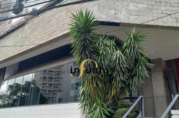 Loja Comercial de 130 m² com Mezanino, Copa e Acesso Independente