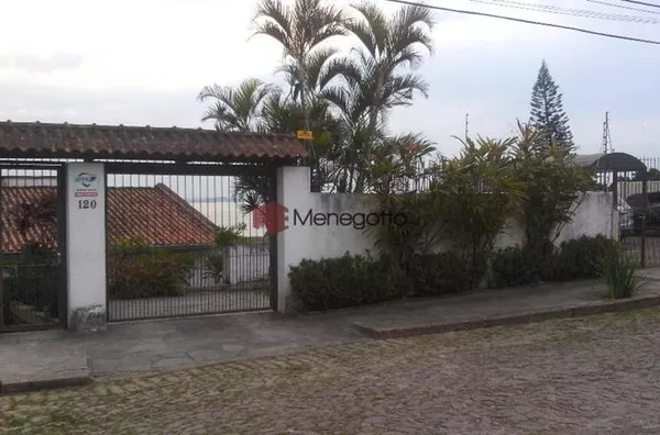 Casa Residêncial no Bairro Tristeza - CÓD 455