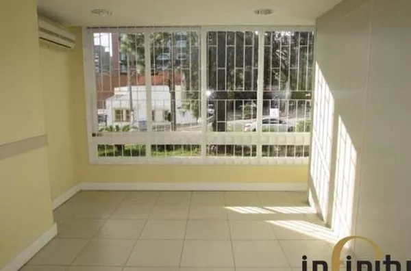 Casa Comercial no Bairro Higienópolis - CÓD 494