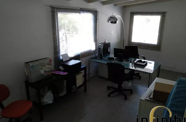 Casa Comercial no Bairro São João - CÓD 578