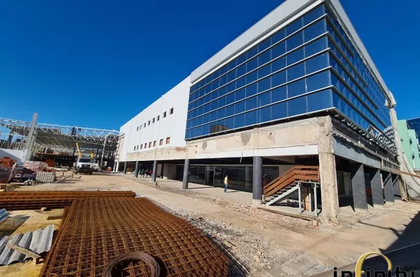 Andar Comercial na Ramiro Barcelos - COD 673