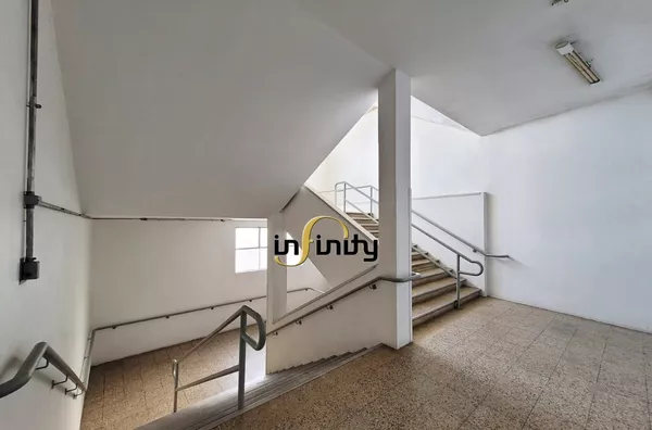 Prédio comercial para ,  Navegantes, Porto Alegre