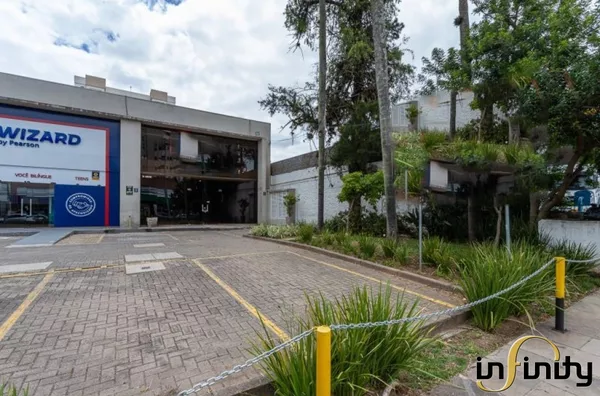 Loja na Av. Wenceslau Escobar