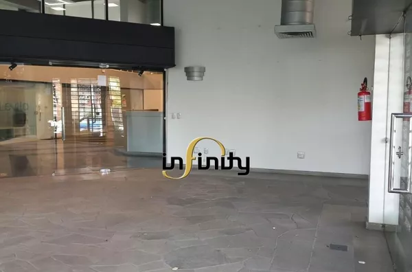 Loja Comercial de 130 m² com Mezanino, Copa e Acesso Independente