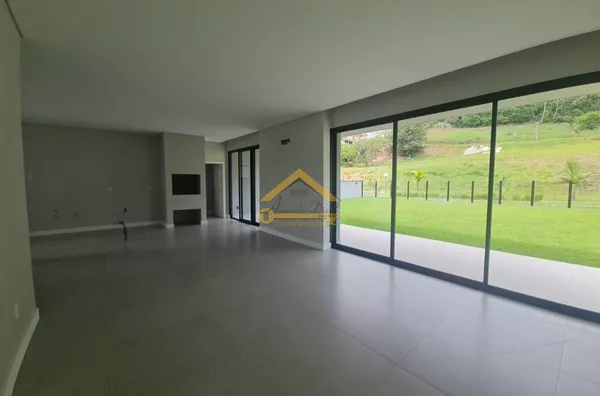 Casa a Venda em Condomínio Jardim Ingleses,  Ingleses, Florianópolis