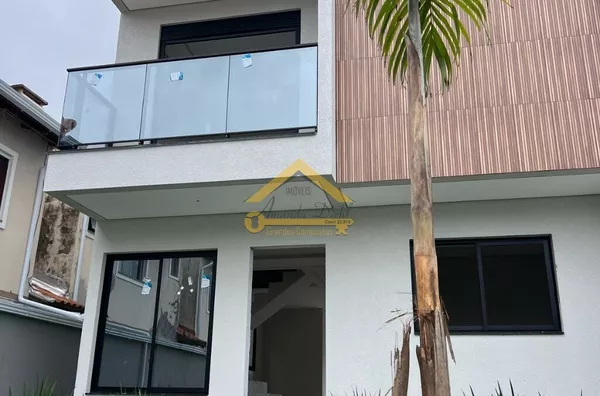 Sobrado 3 e 4 Quartos a Venda na Praia dos Ingleses