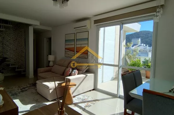Cobertura Duplex no Mares do Sul, uma quadra do mar na Praia dos Ingleses