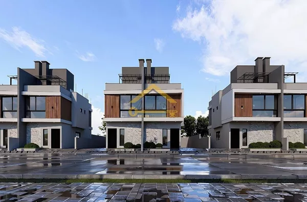 Sobrado 50m do mar Venda na Praia do Santinho em Florianópolis