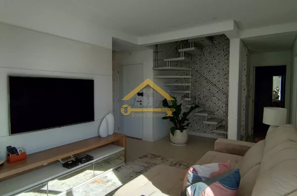 Cobertura Duplex no Mares do Sul, uma quadra do mar na Praia dos Ingleses