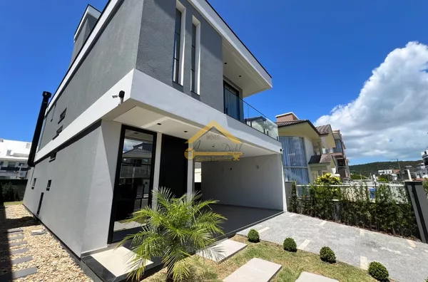 Casa Nova, Decorada a Venda na Praia dos Ingleses