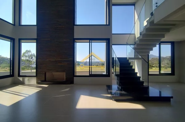 Casa a Venda no Condomínio Costão Golf, na Praia dos Ingleses