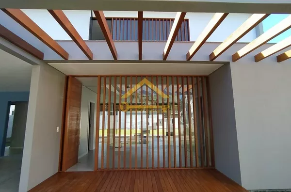 Casa a Venda em Condomínio na Cachoeira Do Bom Jesus, Florianópolis