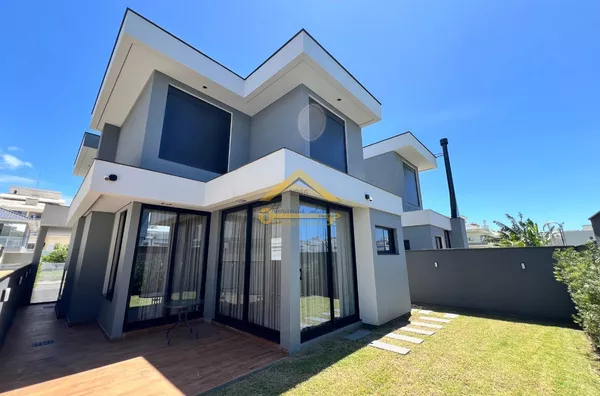 Casa Nova, Decorada a Venda na Praia dos Ingleses