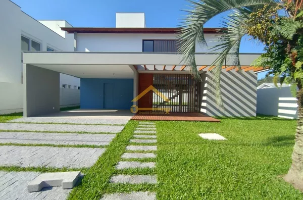 Casa a Venda em Condomínio na Cachoeira Do Bom Jesus, Florianópolis