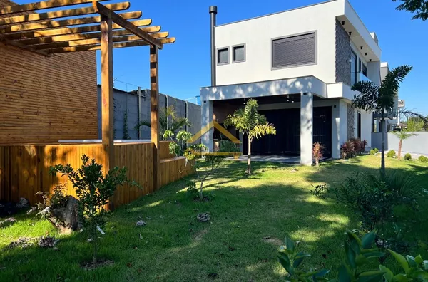 Casa para , 3 quarto(s),  Cachoeira Do Bom Jesus, Florianópolis