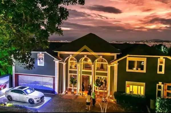 Casa a Venda Frente Mar em Cacupé, Florianópolis