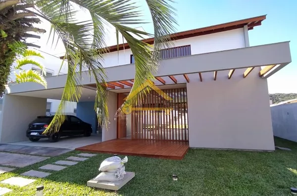 Casa a Venda em Condomínio na Cachoeira Do Bom Jesus, Florianópolis
