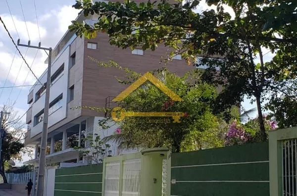 Prédio Comercial a Venda em Florianópolis