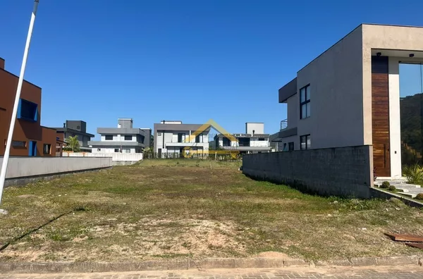 Terreno a Venda no Condomínio Jardim Ingleses