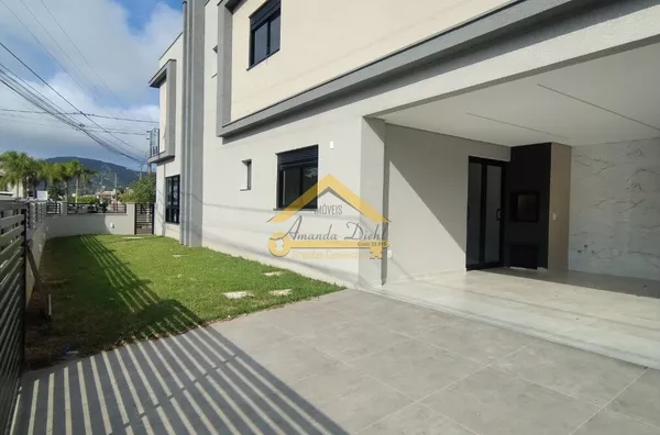 Casa 4 dormitórios a Venda no Jardim Rio Vermelho em Florianopolis
