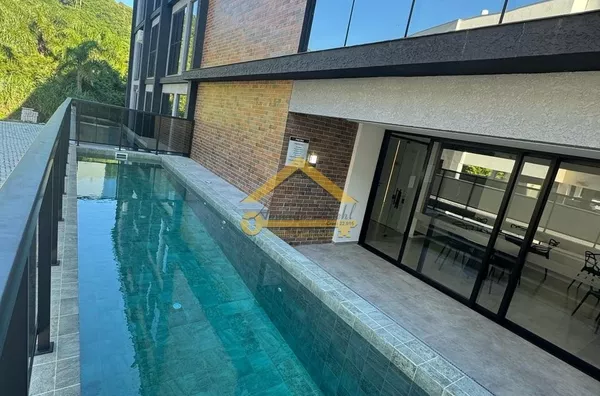 Cobertura Duplex a Venda na  Praia Dos Ingleses, Florianópolis