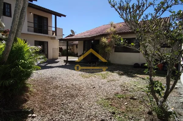 Casa + Apartamentos + Edicula na Praia do Moçambique em Florianópolis
