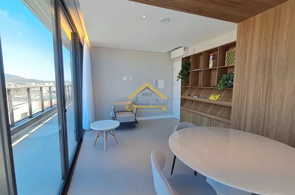 Apartamento no Centrinho e próximo ao mar na Praia dos Ingleses