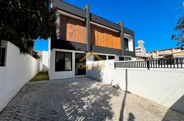 Sobrado a Venda,  Praia dos Ingleses Do Rio Vermelho em Florianópolis